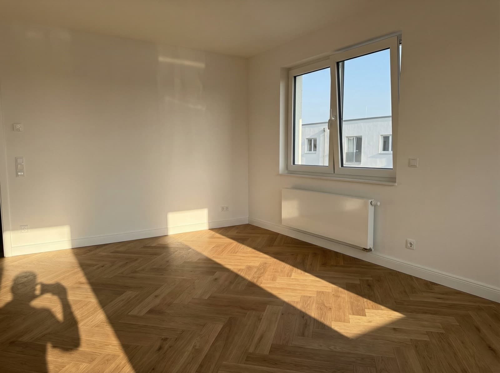 Leer und besenrein übergebener Raum nach einer Nachlassräumung in Leipzig